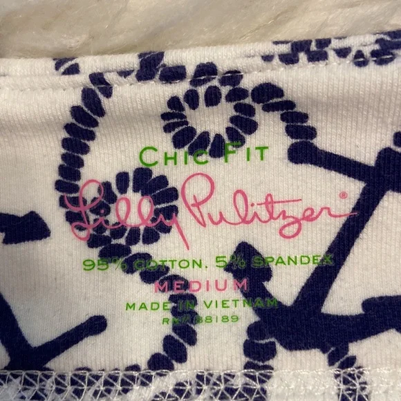 Lilly Pulitzer Dress size M length 36” bust 36/38” sleeves 16” excellent condi - Picture 8 of 16